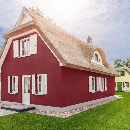 Reetdachhaus Am Haff Mit Sauna, Terrasse, Wlan Zirchow Exteriör bild