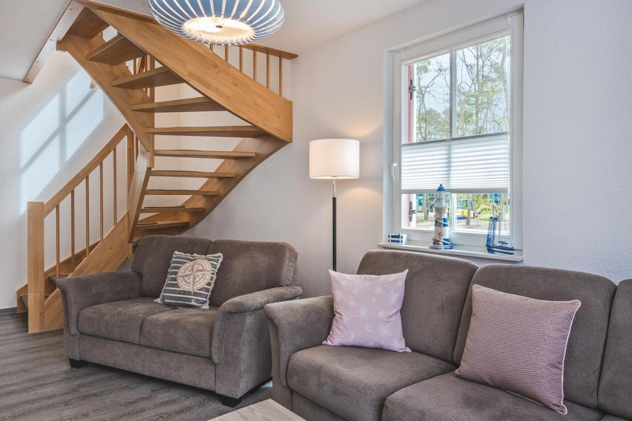 Reetdachhaus Am Haff Mit Sauna, Terrasse, Wlan Zirchow Exteriör bild