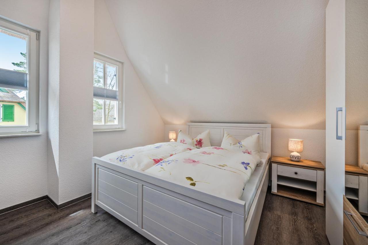 Reetdachhaus Am Haff Mit Sauna, Terrasse, Wlan Zirchow Exteriör bild