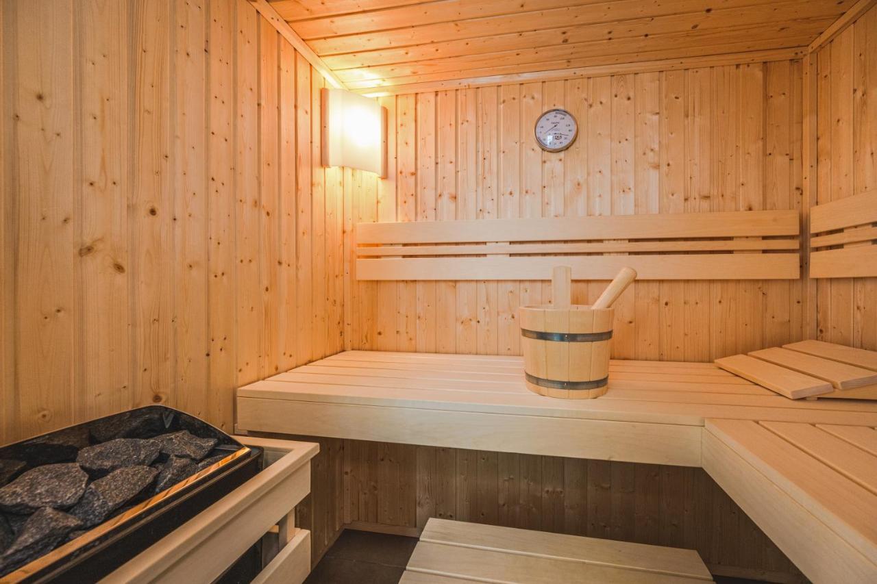 Reetdachhaus Am Haff Mit Sauna, Terrasse, Wlan Zirchow Exteriör bild