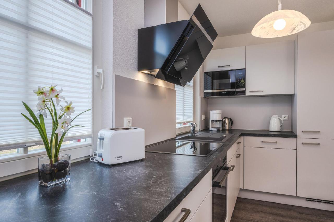 Reetdachhaus Am Haff Mit Sauna, Terrasse, Wlan Zirchow Exteriör bild