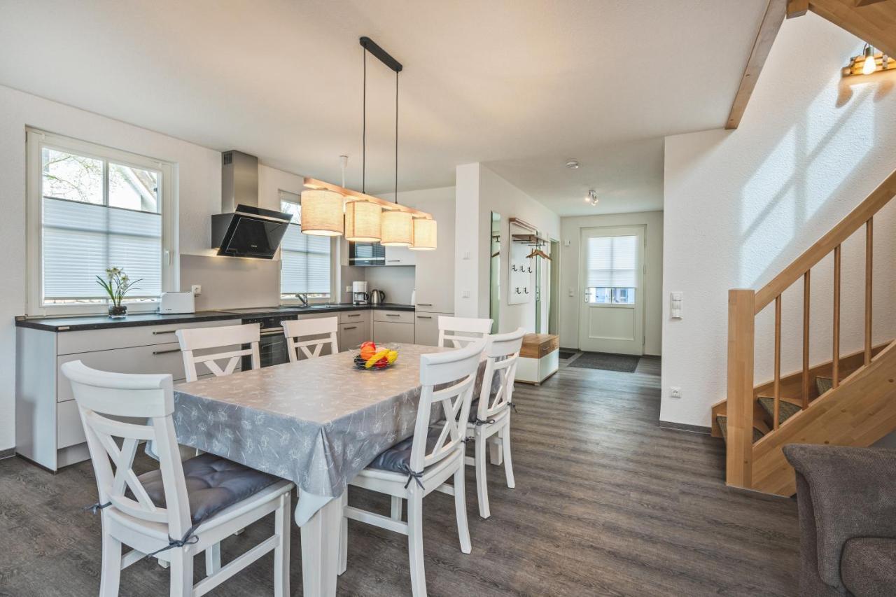 Reetdachhaus Am Haff Mit Sauna, Terrasse, Wlan Zirchow Exteriör bild